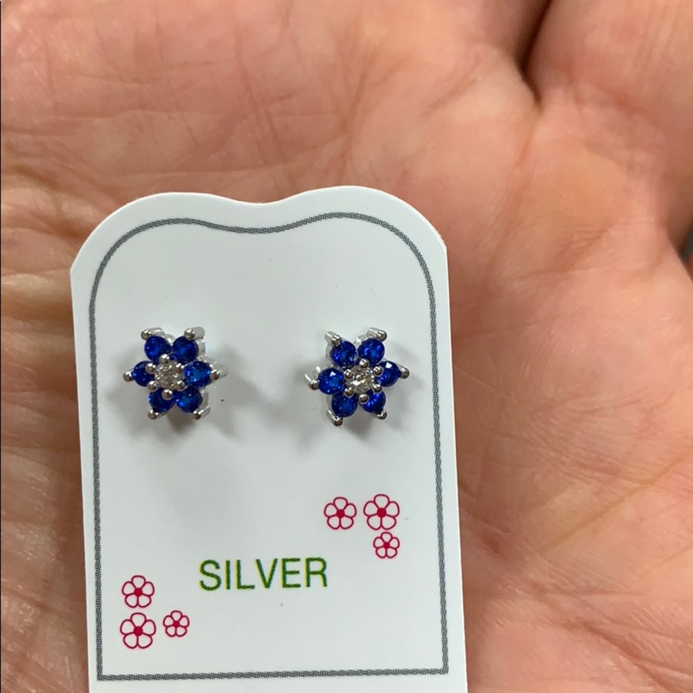 14k Gold Plated Blue Flower Baby Girls Earrings!. - Picture 4 of 8